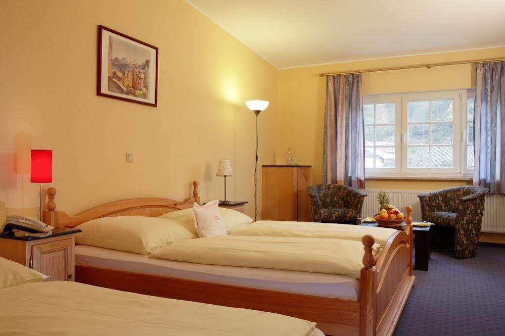 Hotel - Restaurant " Victor Hugo" Vianden Luaran gambar